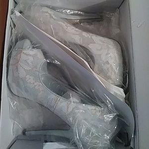 BRAND NEW Peep toe Floral heel